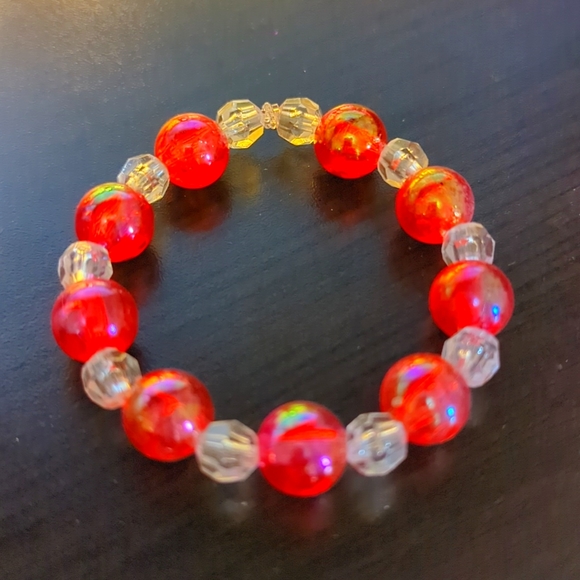 Coral and Clear beaded stretch bracelet - Picture 2 of 4
